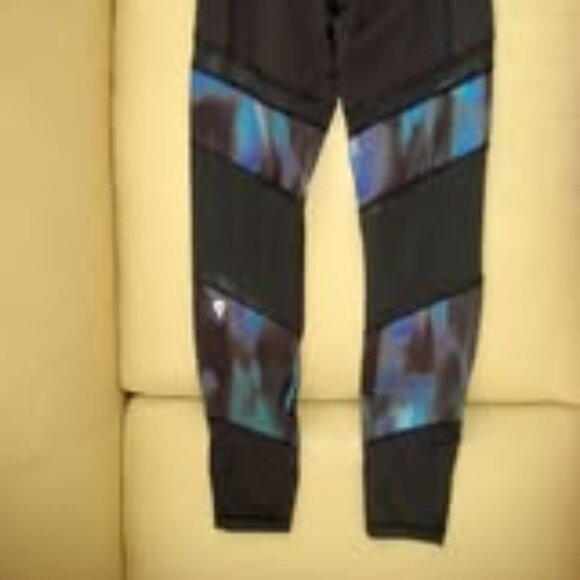 Ivivva Girl by Lululemon 🍋Sprint Radness 7/8 Pant grey blue mesh size 10 - Picture 5 of 5